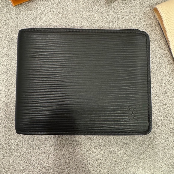 Louis Vuitton Black Textured Wallet - Picture 1 of 6